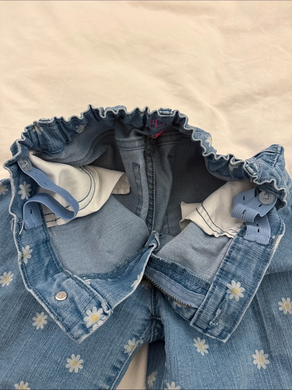 The Children's Place Light Blue Denim Capri Pants with White Daisy Print